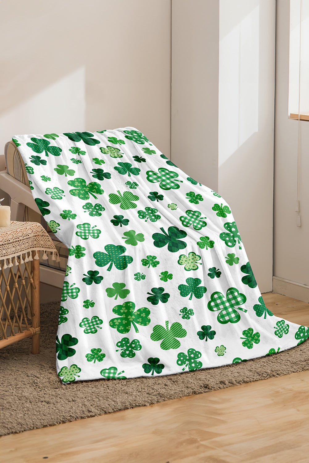 White St. Patrick Clover Print Nap Blanket 130*150cm