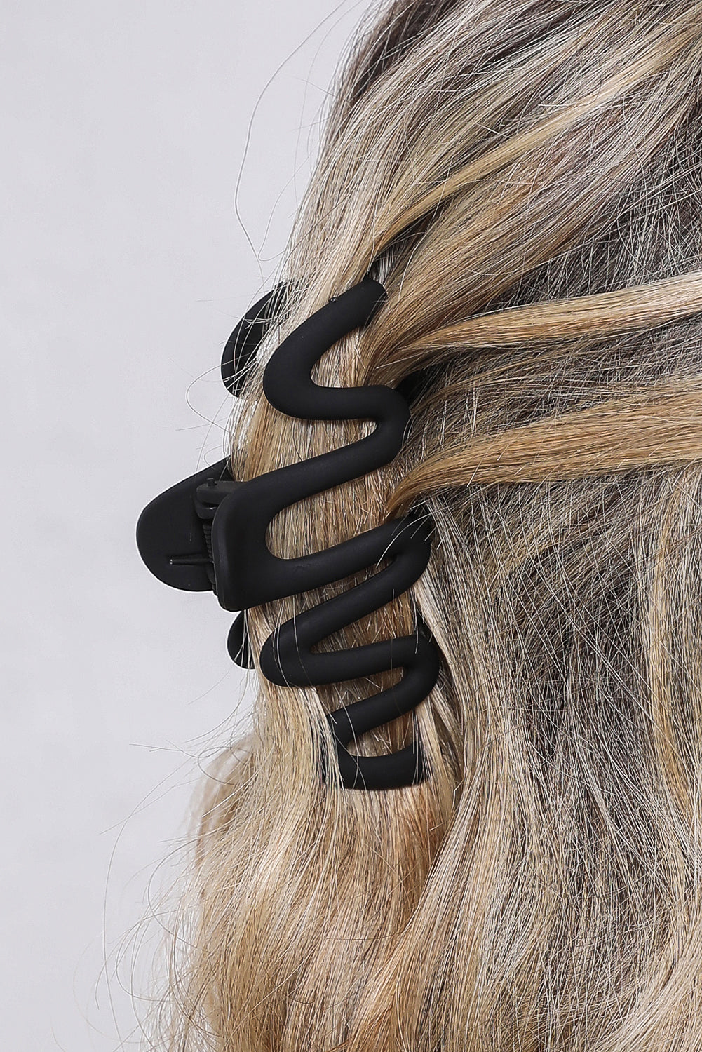 Black Wave Shape Resin Large Hair Claw Clip