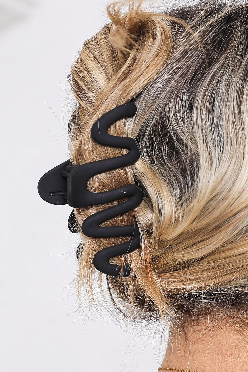 Black Wave Shape Resin Large Hair Claw Clip